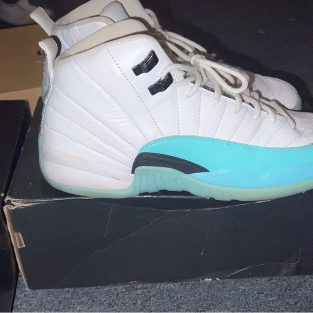 Air Jordan 12 Retro Size 8Y